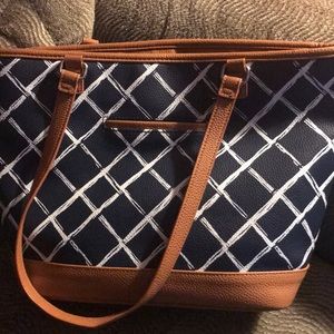Dash Of Plaid Pebble Thirty One